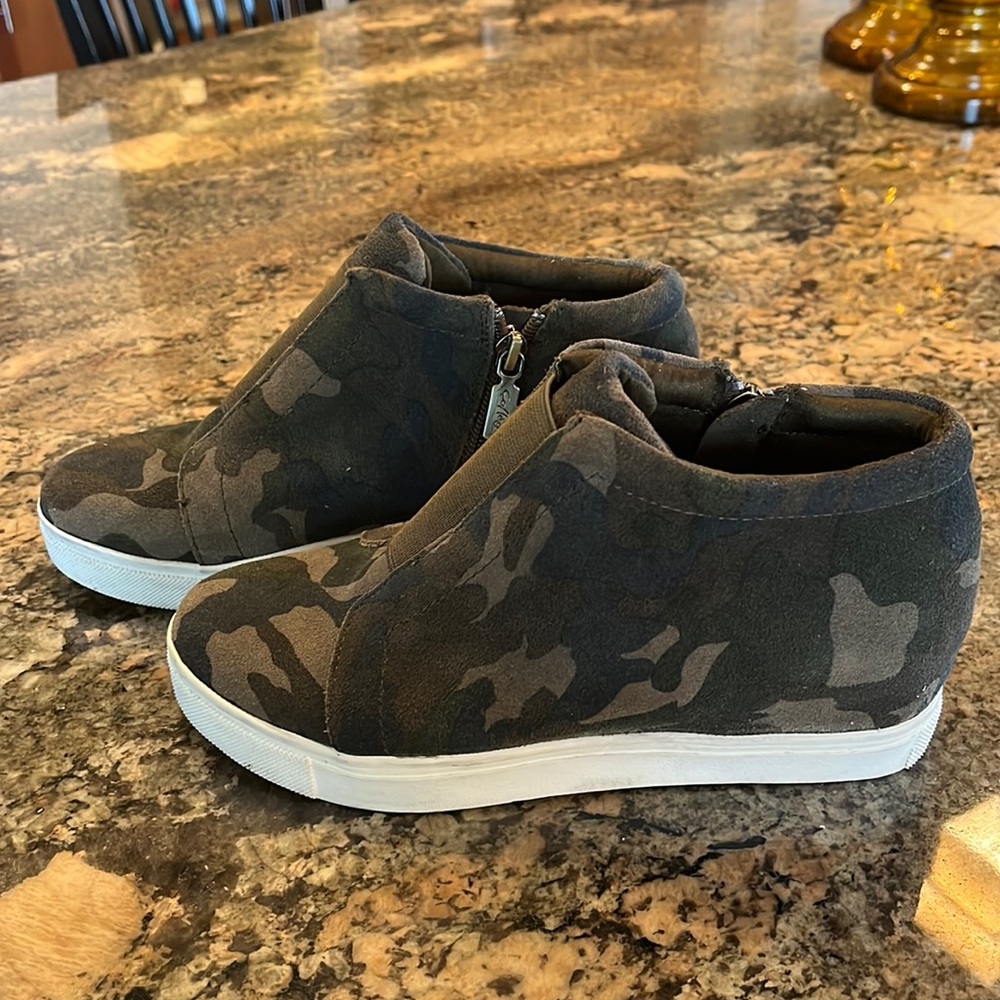 Womens Aqua College Water Proof shoes